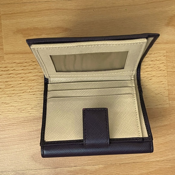 Salvatore Ferragamo Wallet Designer Vara Ribbon Safiano Leather Gold Hardware - Picture 2 of 3